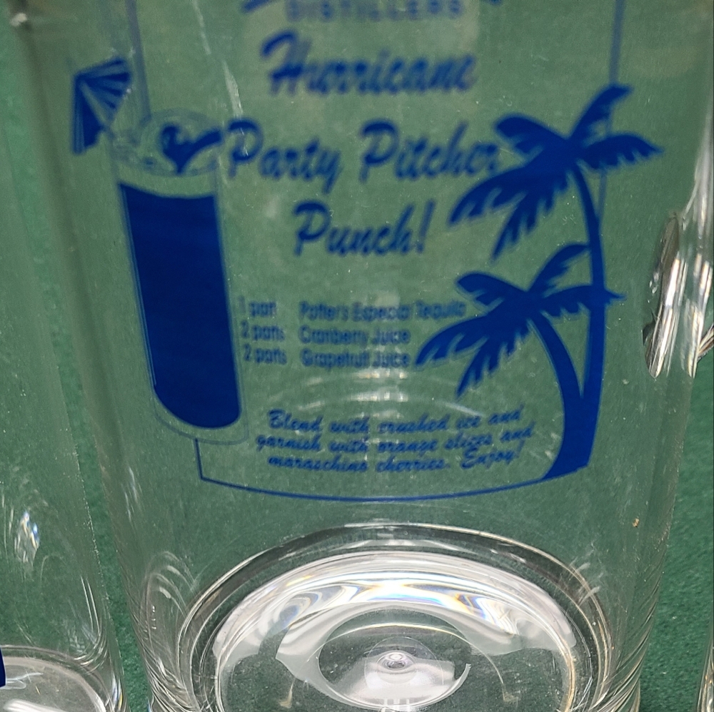Acrylic pitcher and tumbler set. - Picture 2 of 4
